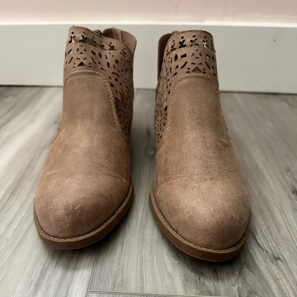 Carlos by Carlos Santana Tan Ankle Boots with Intricate Cut-Outs